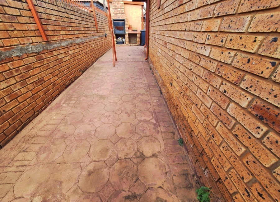 3 Bedroom Property for Sale in Mamelodi East Gauteng