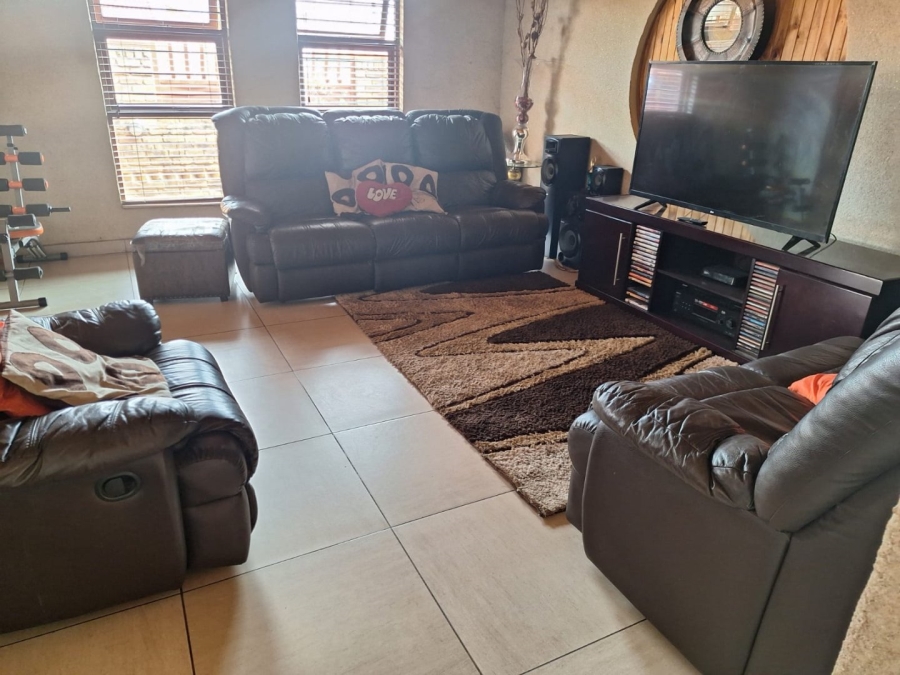 3 Bedroom Property for Sale in Mamelodi East Gauteng