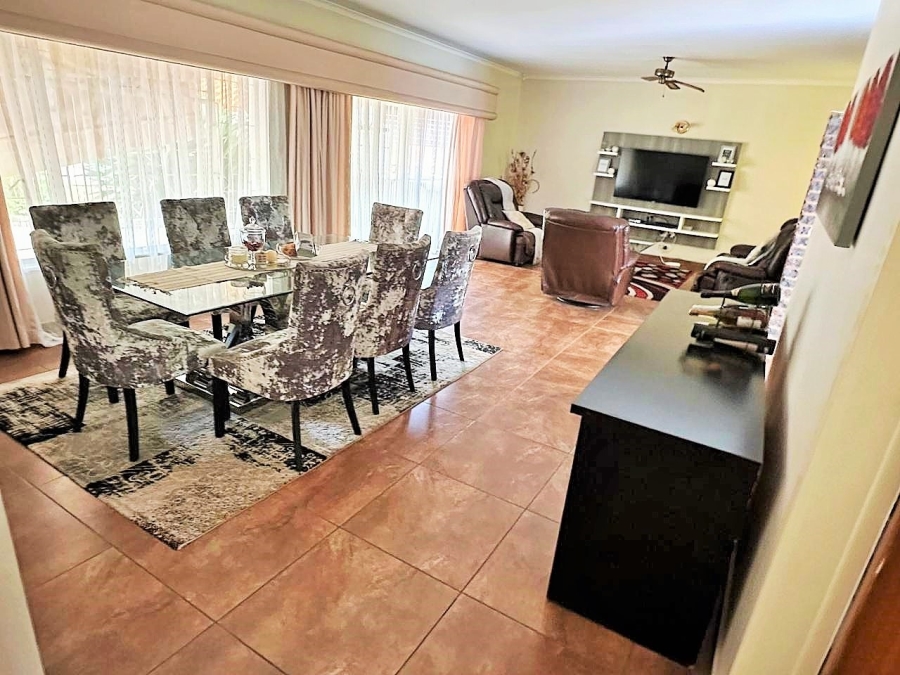 4 Bedroom Property for Sale in Wierda Park Gauteng