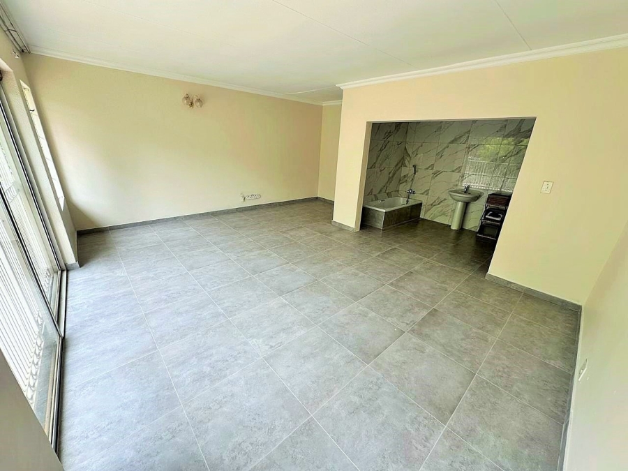 4 Bedroom Property for Sale in Wierda Park Gauteng