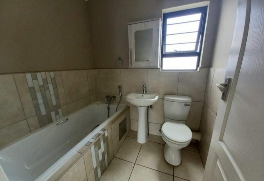 2 Bedroom Property for Sale in Amberfield Gauteng