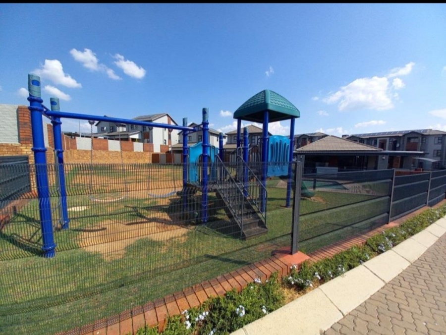 2 Bedroom Property for Sale in Amberfield Gauteng