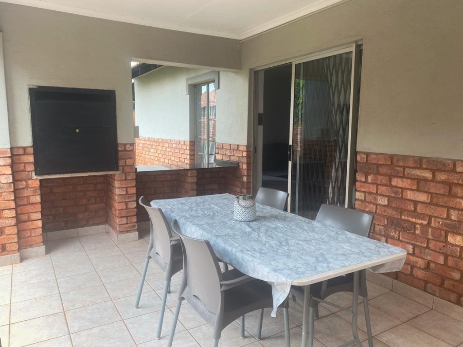 2 Bedroom Property for Sale in Montana Tuine Gauteng