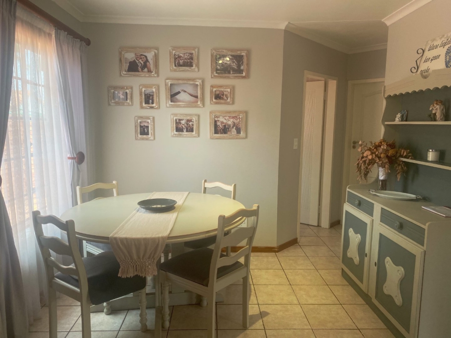 2 Bedroom Property for Sale in Montana Tuine Gauteng