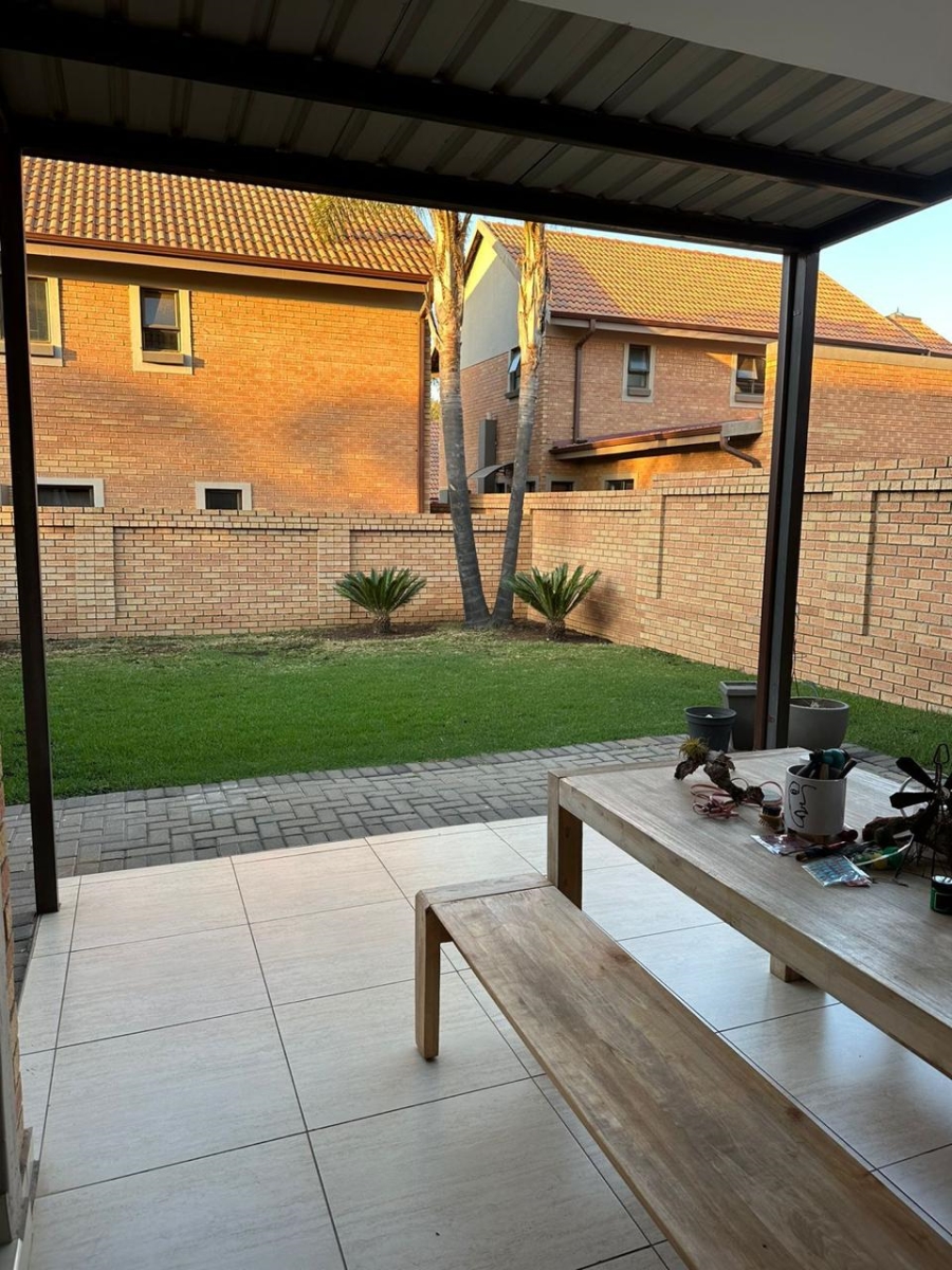  Bedroom Property for Sale in Equestria Gauteng