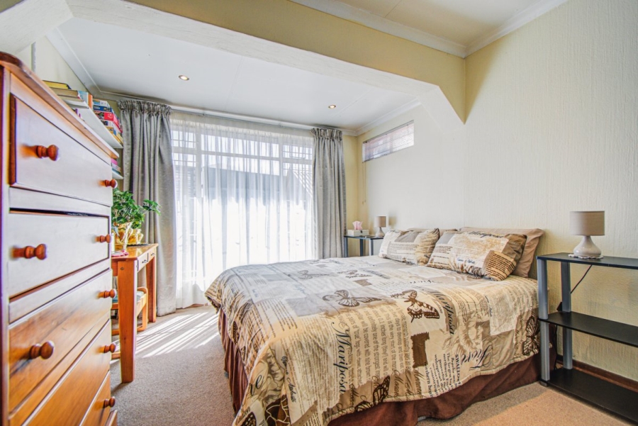 5 Bedroom Property for Sale in Edendale Gauteng