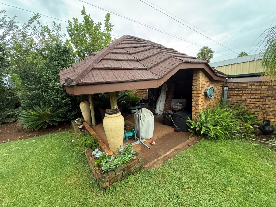 3 Bedroom Property for Sale in Highveld Gauteng