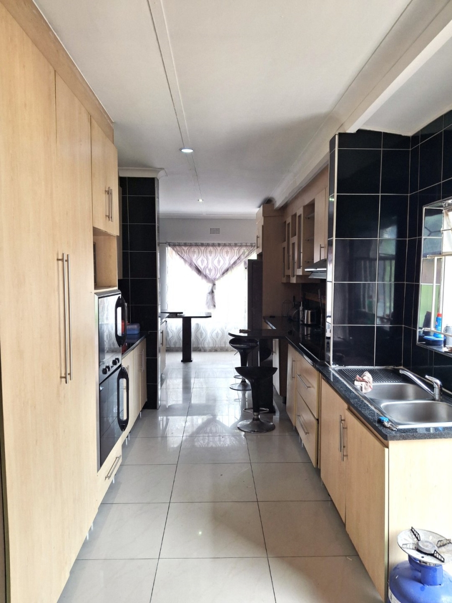 3 Bedroom Property for Sale in Lombardy East Gauteng