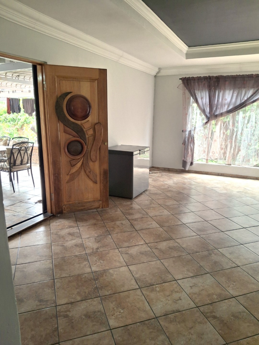 3 Bedroom Property for Sale in Lombardy East Gauteng