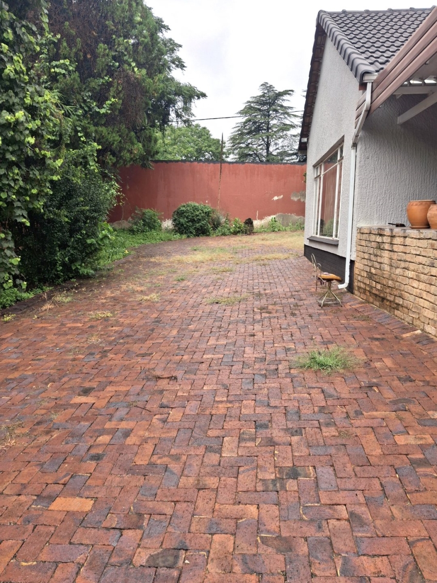 3 Bedroom Property for Sale in Lombardy East Gauteng