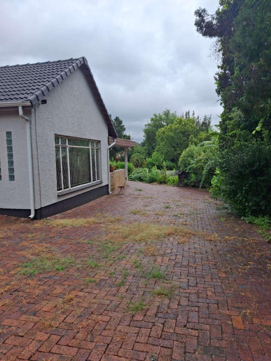 3 Bedroom Property for Sale in Lombardy East Gauteng