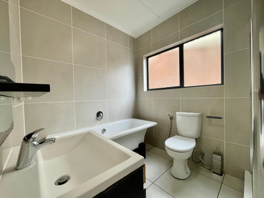 To Let 2 Bedroom Property for Rent in Kyalami Hills Gauteng