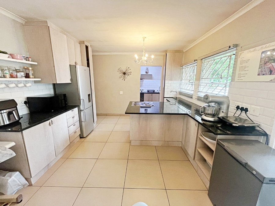 3 Bedroom Property for Sale in Die Hoewes Gauteng