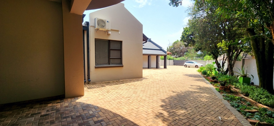  Bedroom Property for Sale in Moreleta Park Gauteng