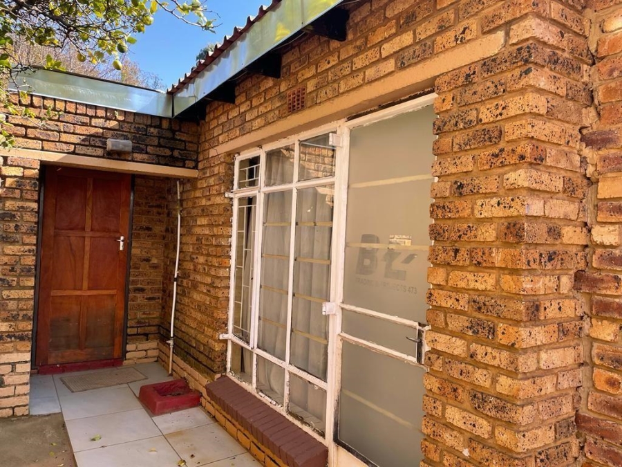 7 Bedroom Property for Sale in Elandsfontein Gauteng