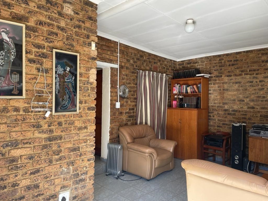 7 Bedroom Property for Sale in Elandsfontein Gauteng