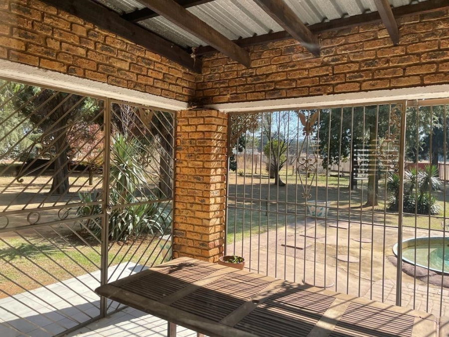 7 Bedroom Property for Sale in Elandsfontein Gauteng