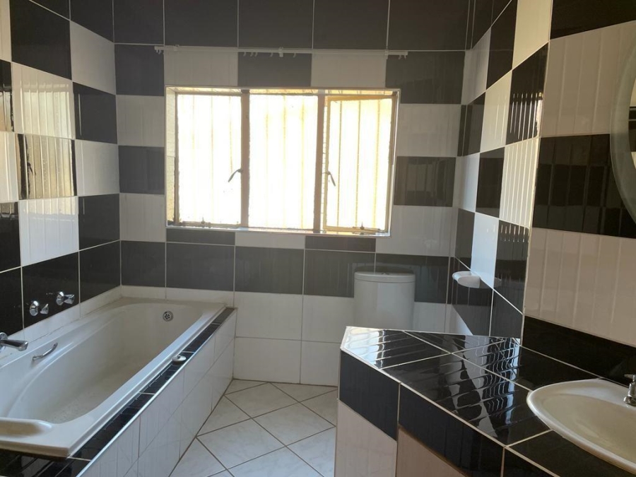 7 Bedroom Property for Sale in Elandsfontein Gauteng