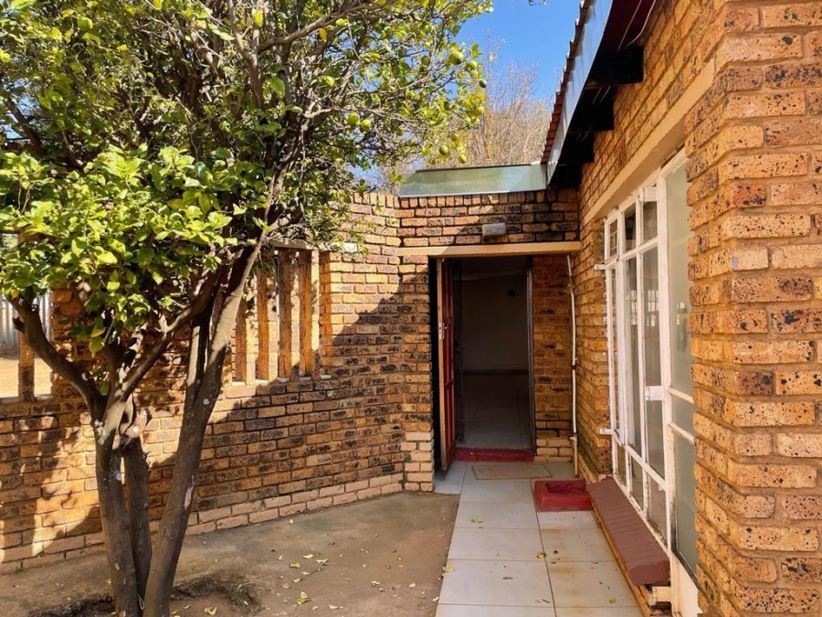 7 Bedroom Property for Sale in Elandsfontein Gauteng