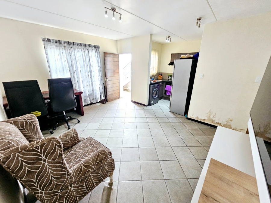 To Let 2 Bedroom Property for Rent in Kosmosdal Gauteng