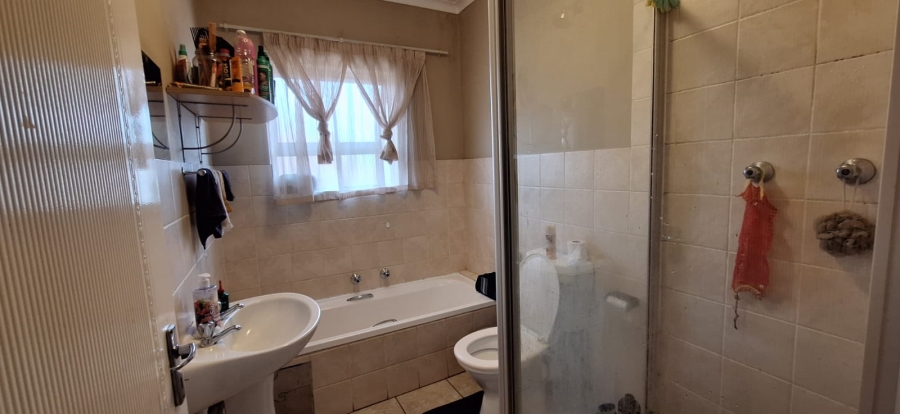 2 Bedroom Property for Sale in Birchleigh Gauteng