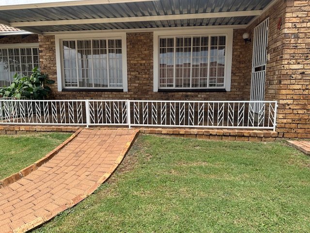 3 Bedroom Property for Sale in Noordheuwel Gauteng