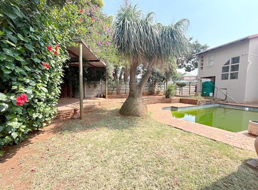 4 Bedroom Property for Sale in Mulbarton Gauteng