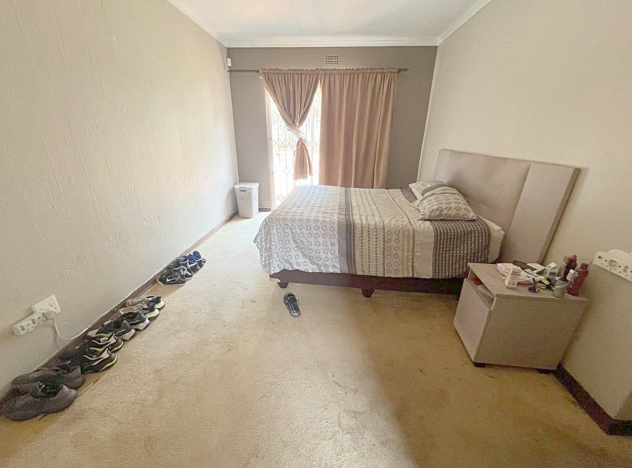 4 Bedroom Property for Sale in Mulbarton Gauteng