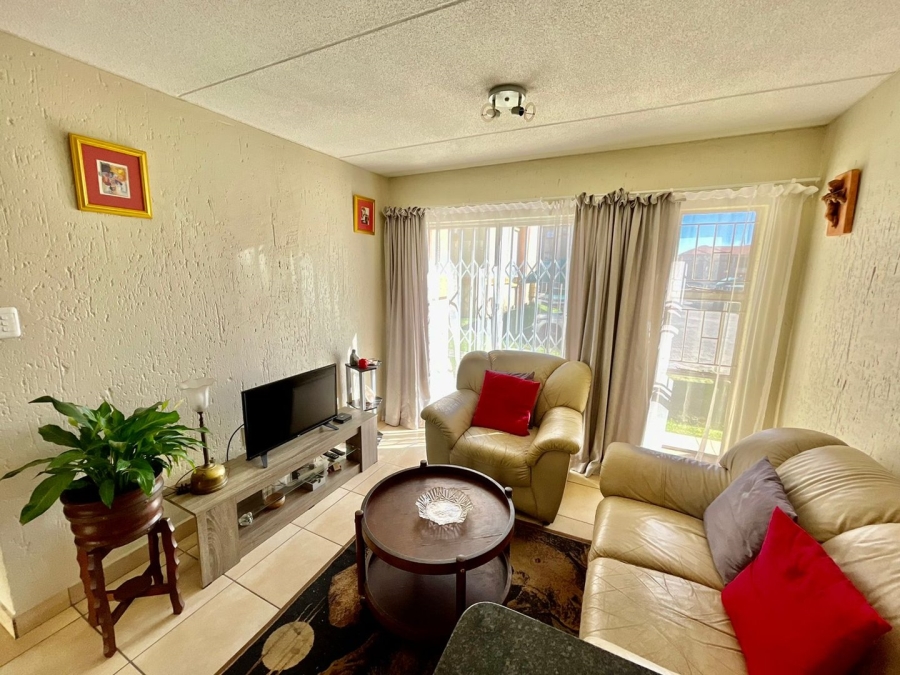 1 Bedroom Property for Sale in Ormonde View Gauteng