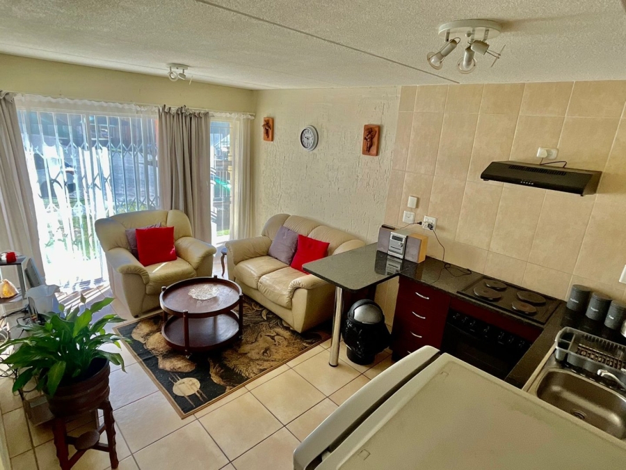 1 Bedroom Property for Sale in Ormonde View Gauteng