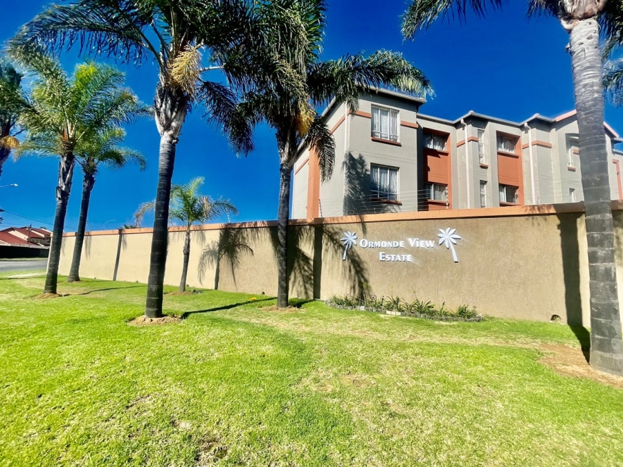 1 Bedroom Property for Sale in Ormonde View Gauteng