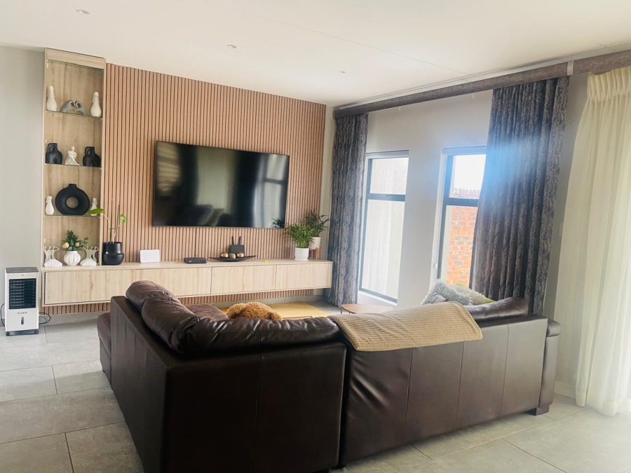 To Let 3 Bedroom Property for Rent in Crowthorne AH Gauteng