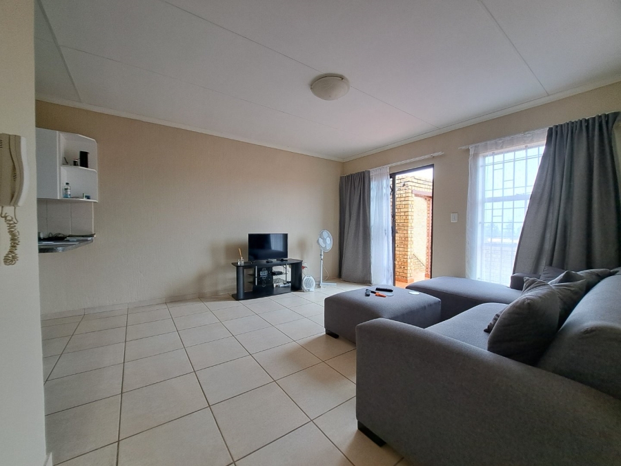 2 Bedroom Property for Sale in Amorosa Gauteng