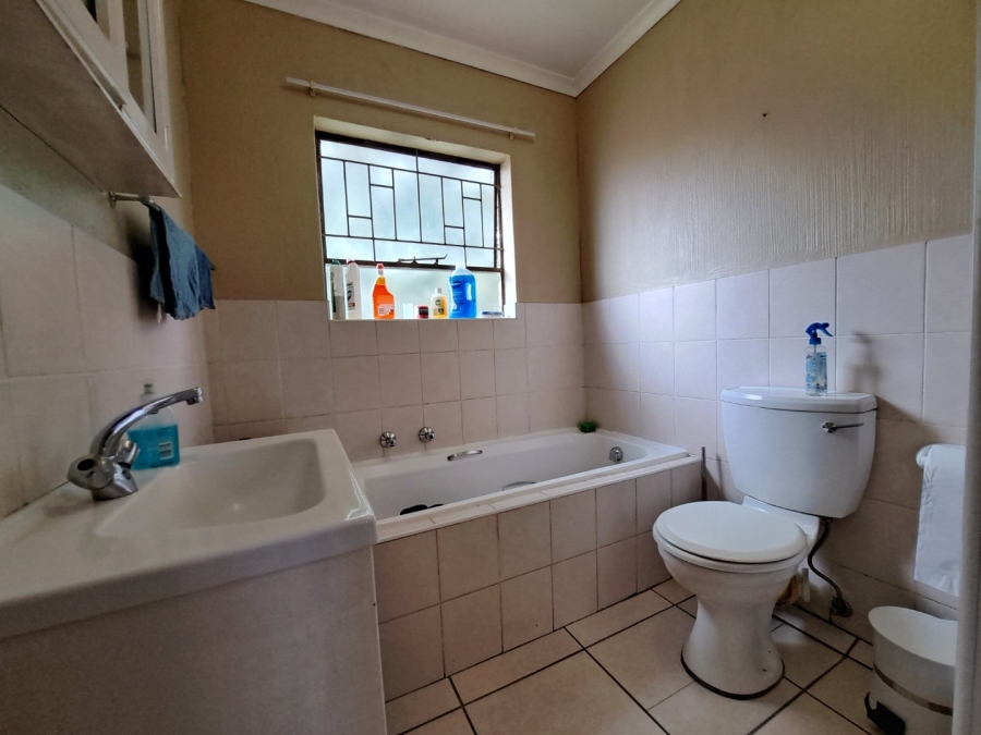 2 Bedroom Property for Sale in Amorosa Gauteng