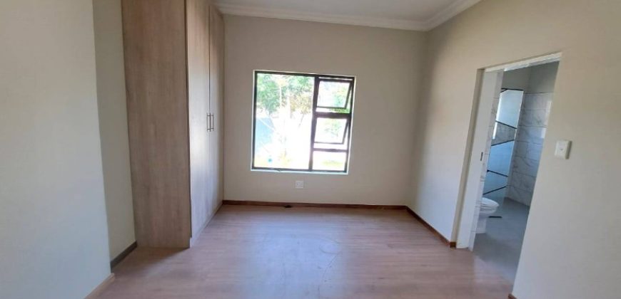 4 Bedroom Property for Sale in Mountain View Gauteng