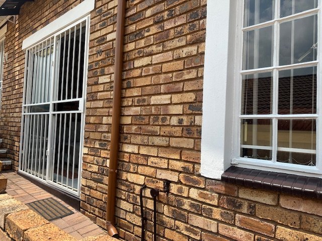 1 Bedroom Property for Sale in Noordheuwel Gauteng