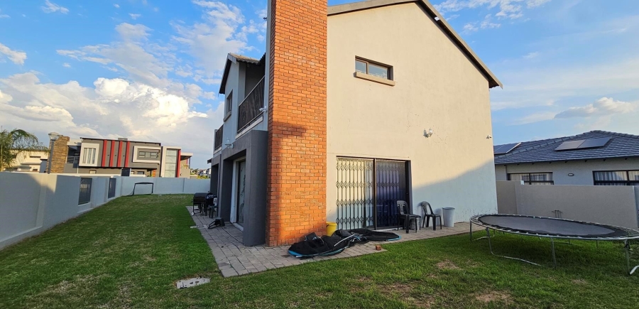 3 Bedroom Property for Sale in Zambezi Manor Lifestyle Estate Gauteng