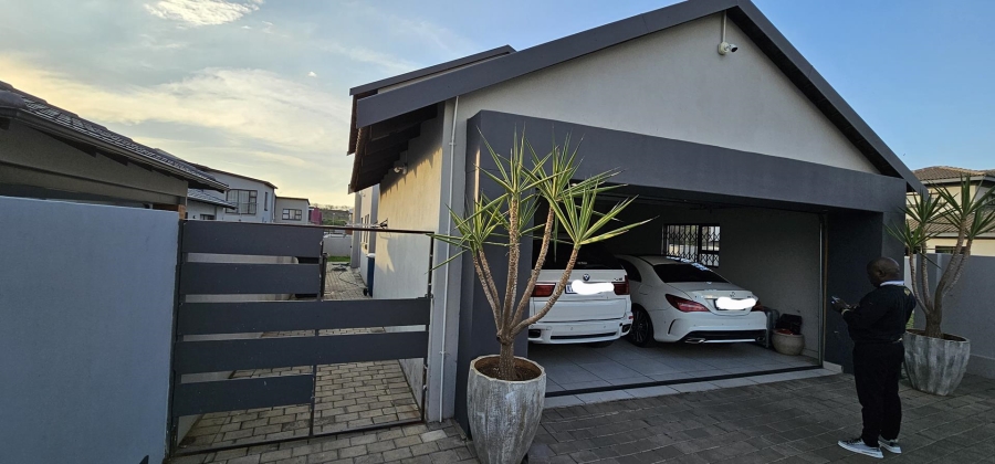 3 Bedroom Property for Sale in Zambezi Manor Lifestyle Estate Gauteng