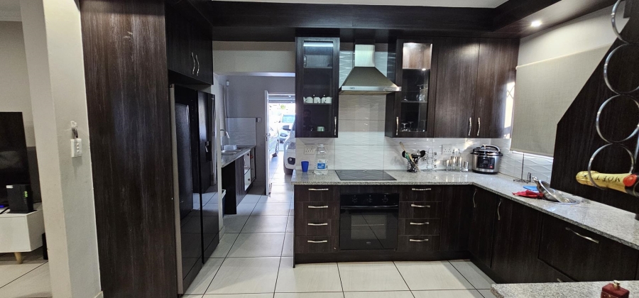 3 Bedroom Property for Sale in Zambezi Manor Lifestyle Estate Gauteng