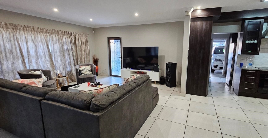 3 Bedroom Property for Sale in Zambezi Manor Lifestyle Estate Gauteng