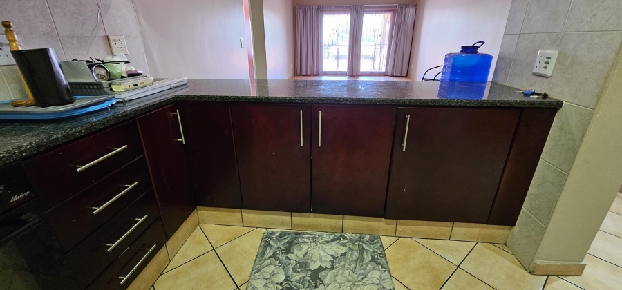 2 Bedroom Property for Sale in Kenleaf Gauteng