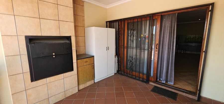 2 Bedroom Property for Sale in Kenleaf Gauteng