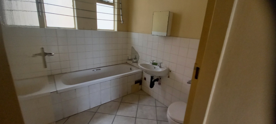 2 Bedroom Property for Sale in Gezina Gauteng