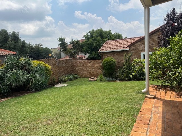 2 Bedroom Property for Sale in Noordheuwel Gauteng