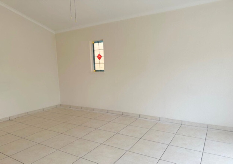 2 Bedroom Property for Sale in Noordheuwel Gauteng