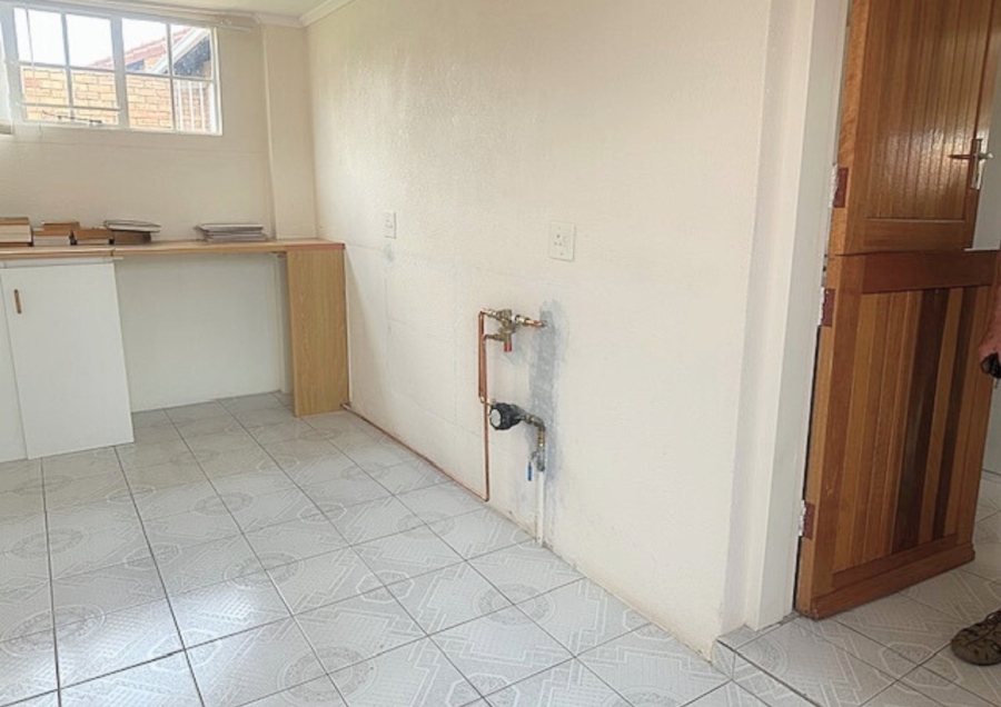 2 Bedroom Property for Sale in Noordheuwel Gauteng