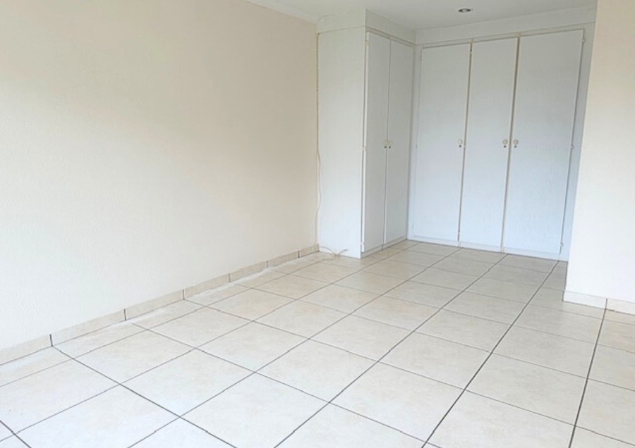 2 Bedroom Property for Sale in Noordheuwel Gauteng