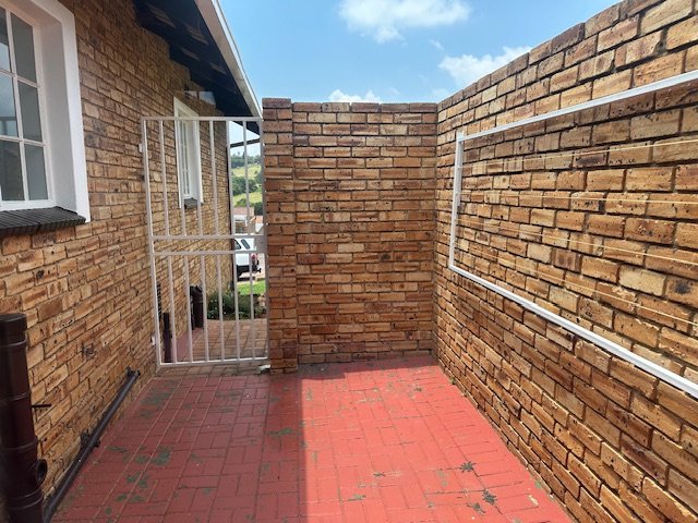 2 Bedroom Property for Sale in Noordheuwel Gauteng