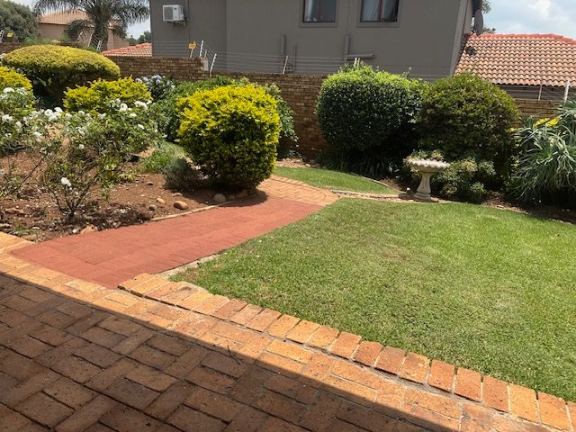 2 Bedroom Property for Sale in Noordheuwel Gauteng