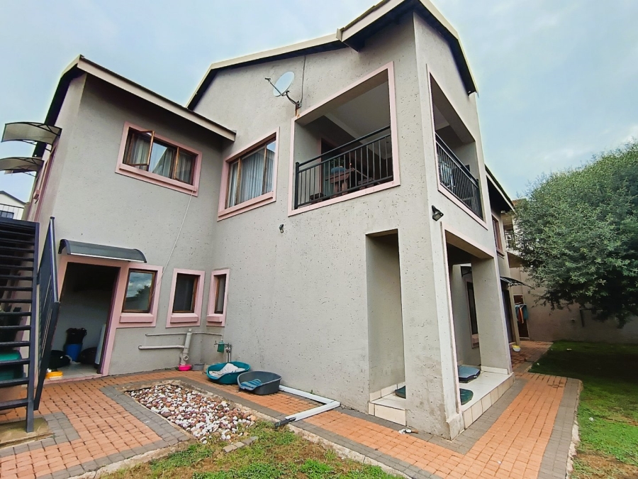 3 Bedroom Property for Sale in Eldo Ridge Estate Gauteng